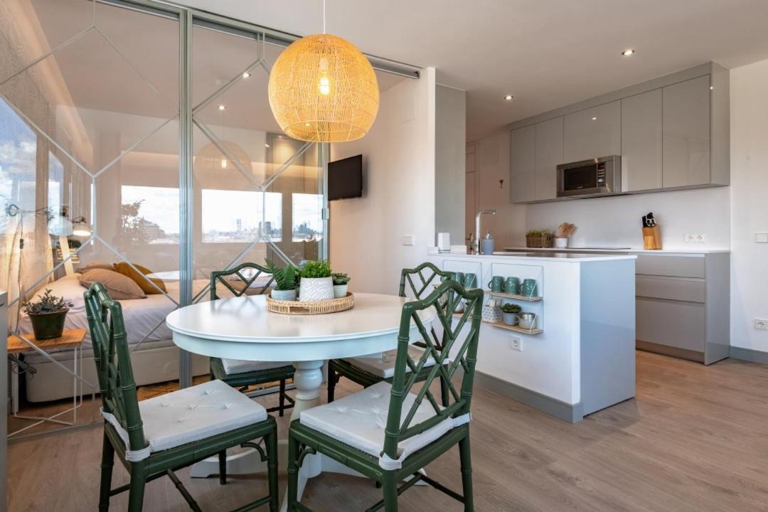 2 Bedrooms 1 Bathroom Furnished - Justicia - Incredible Views - Mintystay Appartement