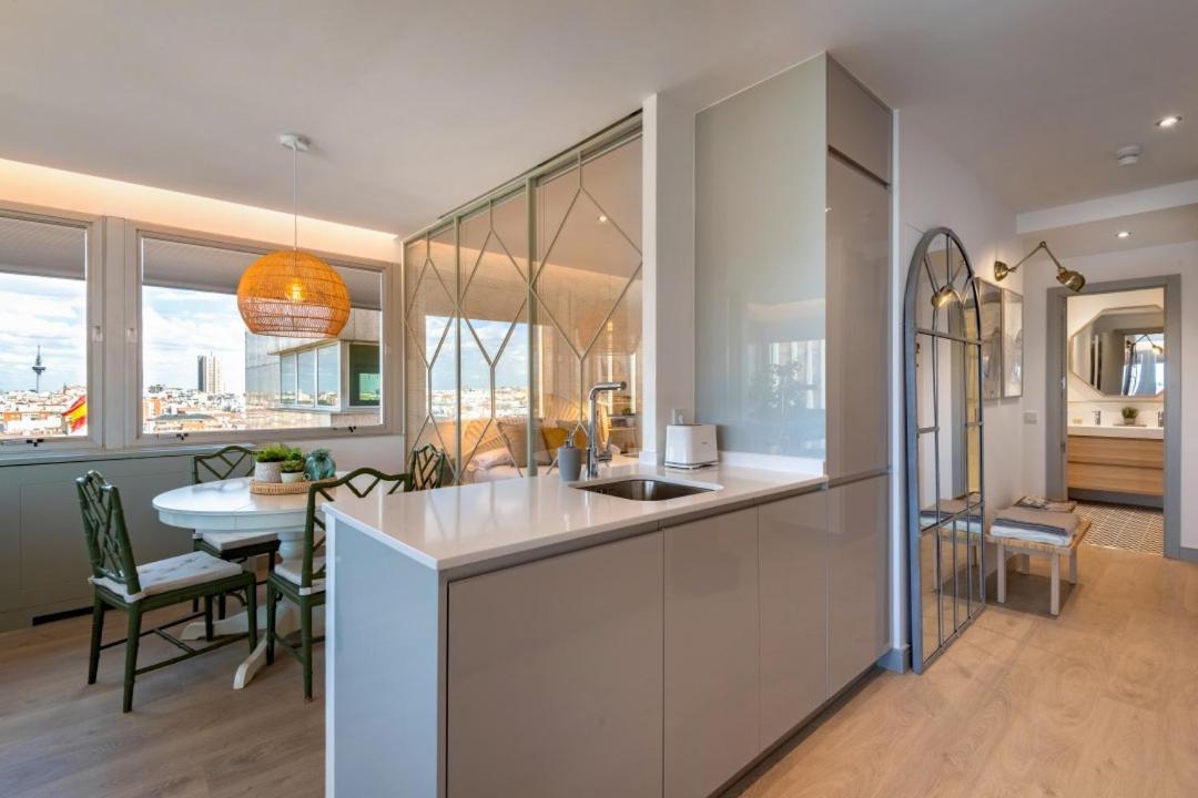 2 Bedrooms 1 Bathroom Furnished - Justicia - Incredible Views - Mintystay Madrid